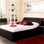 bedroom_with_red_accents