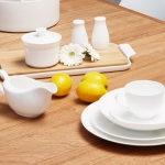 kitchen_table_with_lemons